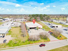 Industrial Warehouse with ±20’ Clear Height on ±1.8 Acres