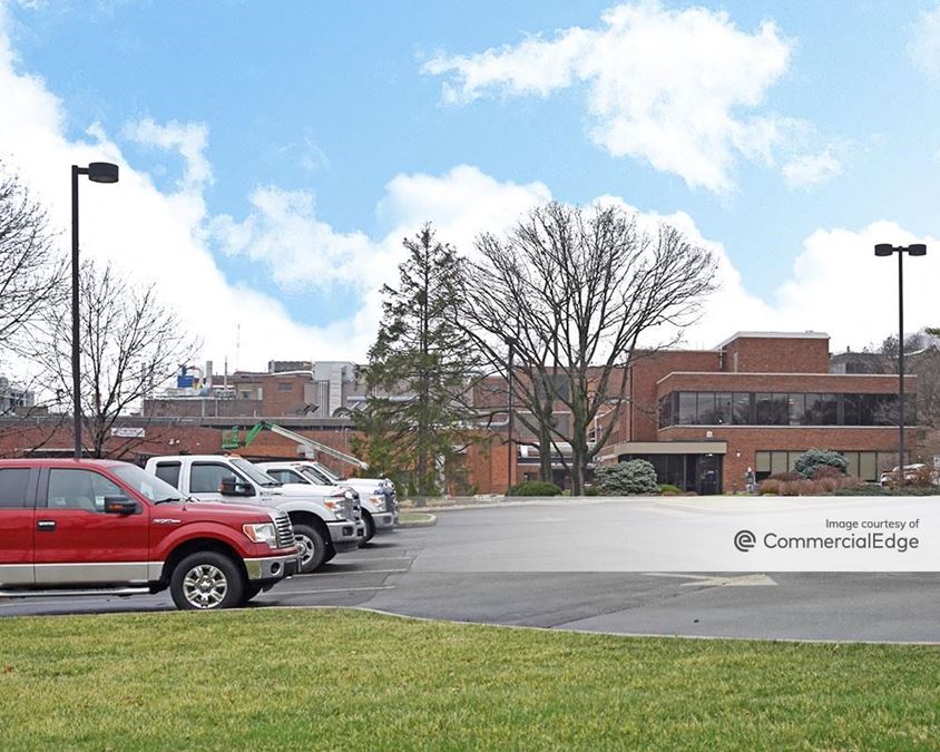 2110 East Galbraith Road 2110 East Galbraith Road Industrial Building