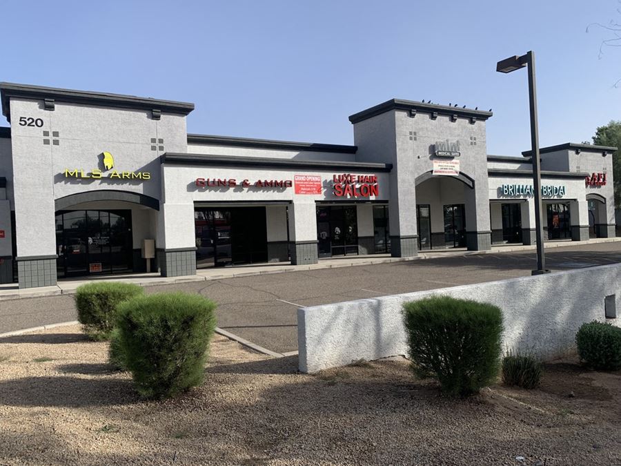 Retail property in Phoenix, AZ