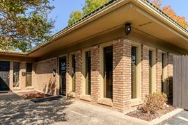 6138 Walraven Circle