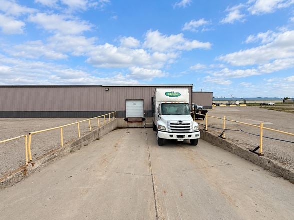 Unconditioned Warehouse Multiple Bays Available