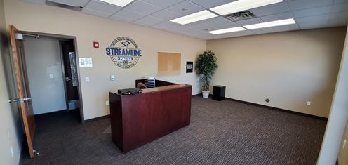 1375 W 2350 N - Office Space