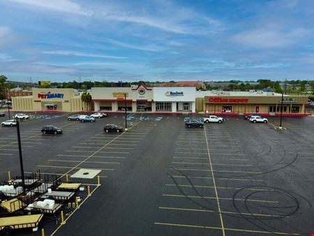 Retail space for Rent at 6851 Veterans Memorial Blvd in Metairie
