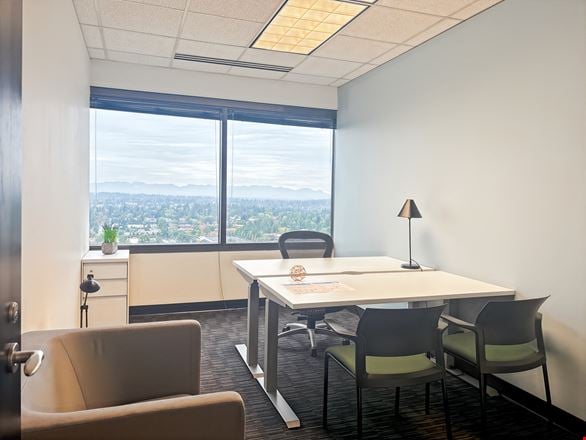 WA, Bellevue - Bellevue Skyline Tower