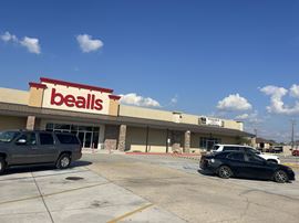 Colonial Plaza Shopping Center For Lease