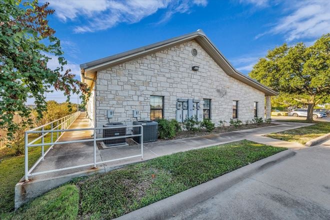 8300 Old McGregor Rd