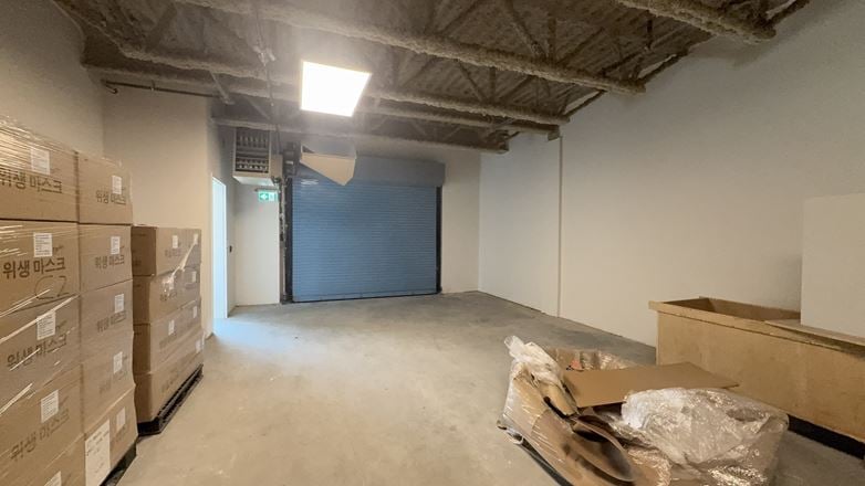 Unit 107 - 4888 Vanguard Rd