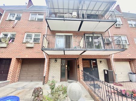 Multi-Family space for Sale at 4909 31st Ave in Woodside