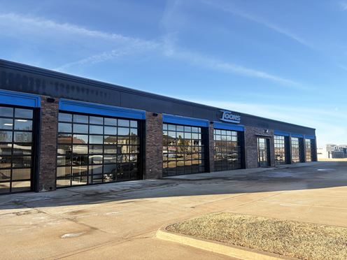 Retail Space West of Quail Springs Mall
