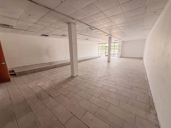 Showroom Square