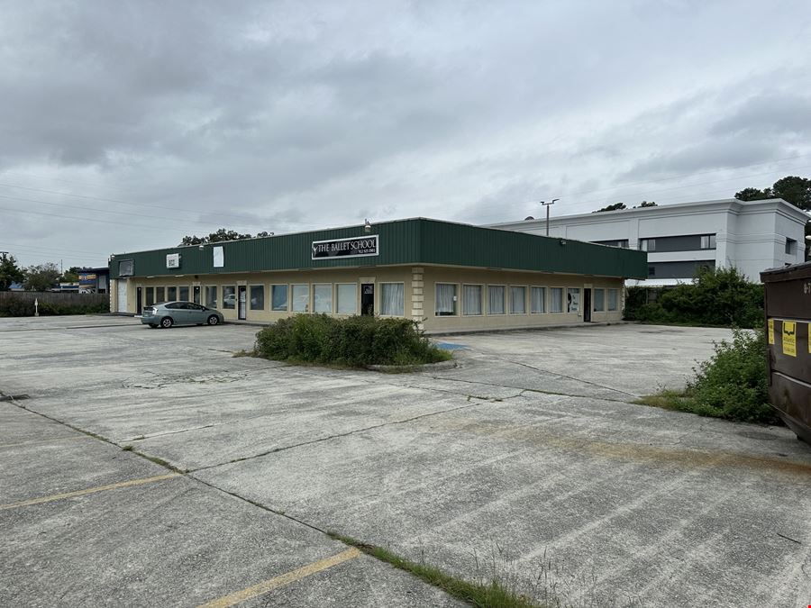 Montgomery Crossroad Office/Flex Building