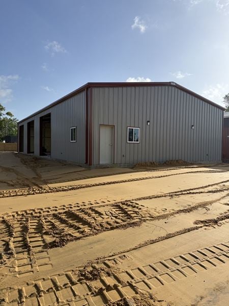 Industrial space for Rent at 5615 Wallace Road in Panama City
