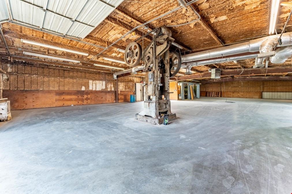 Warehouse for Lease in Greenville