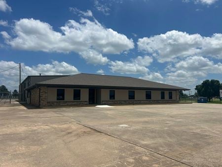 Industrial space for Rent at 2404 South Broadway Avenue in Moore
