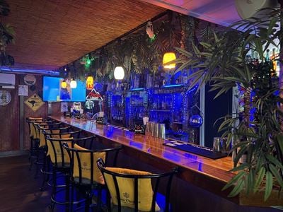 Restaurant Condo - For Sale (Fee Simple)