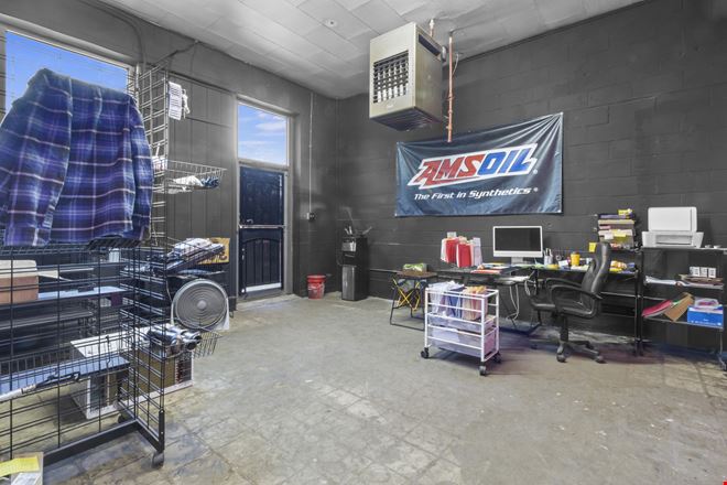 ±10,000 SF Multi-Tenant Industrial Investment Sale | 11.49% Cap Rate