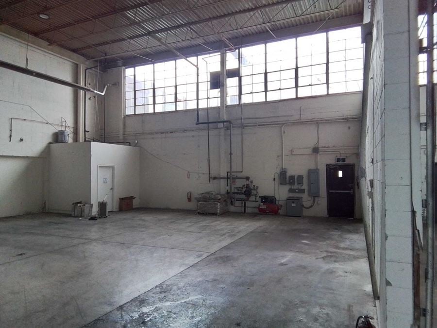 15,800 sqft private industrial warehouse for rent in Brampton