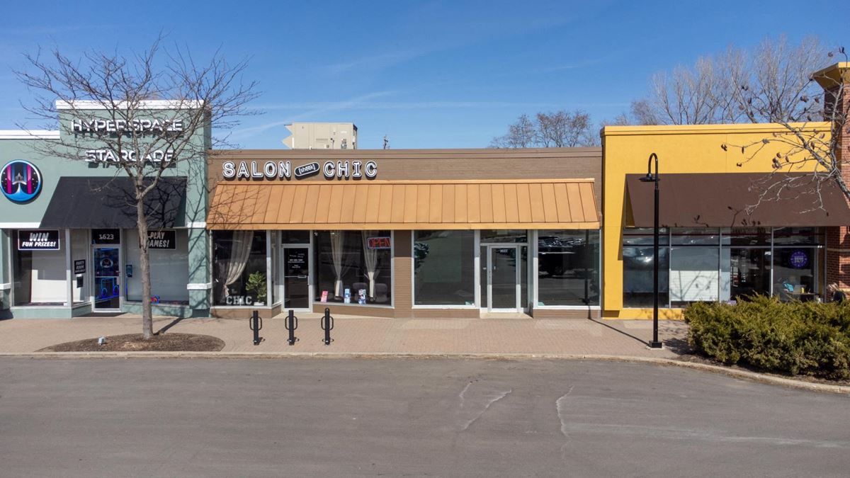 River Center Plaza - 1611-1645 N Broadway