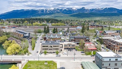 Riverside Plaza