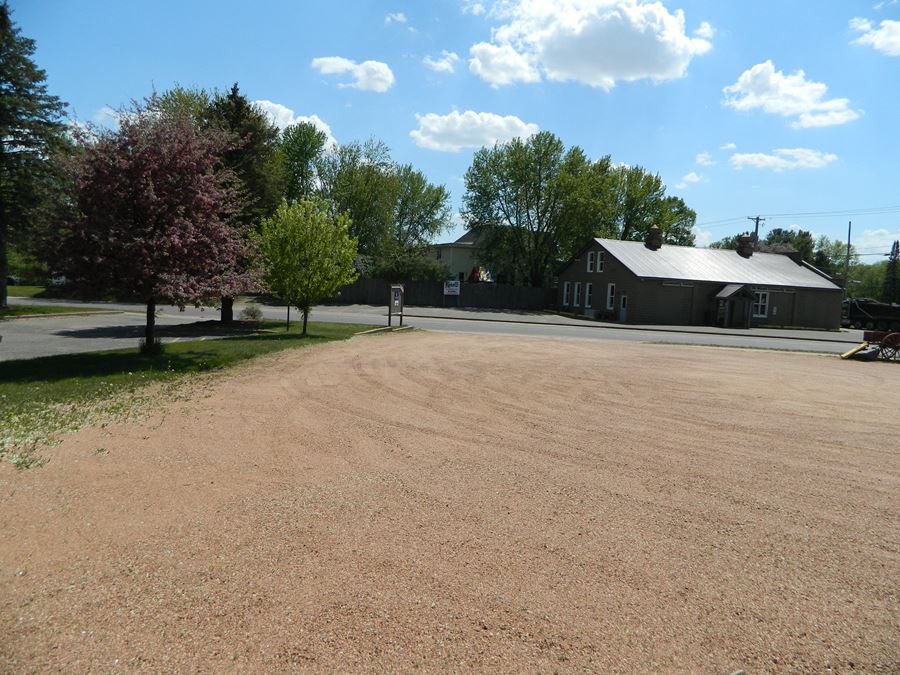 W Menomonie St