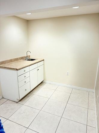 4,691 +/- SQFT FREESTANDING office space