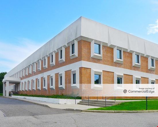 6800 Jericho Turnpike