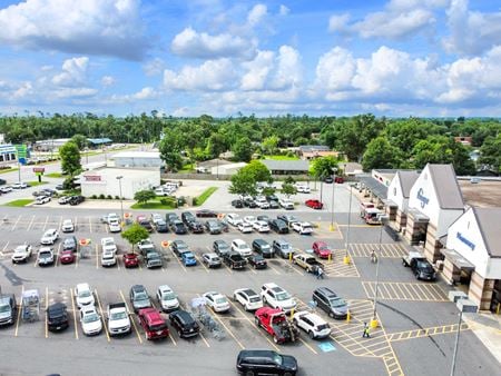 Retail space for Rent at 1421 Beglis Pkwy in Sulphur