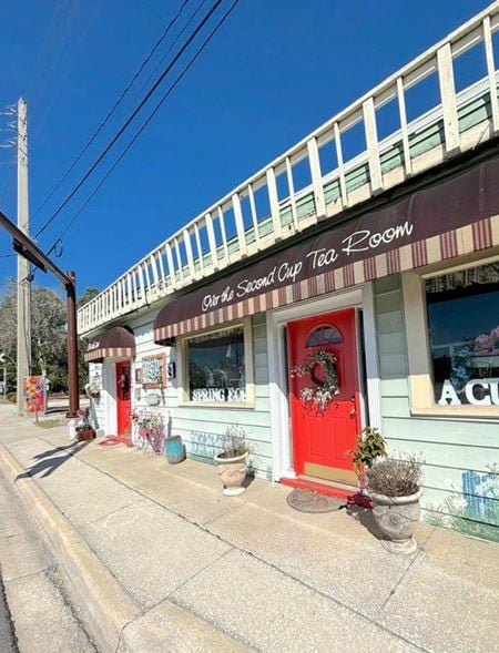 Retail space for Rent at 727 Kingsley Ave in Orange Park