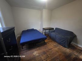 90 Henry St