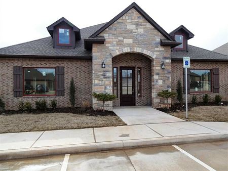 Bella's Office Park - Building 4 - Oklahoma City