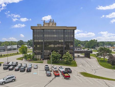 Office space for Rent at 2550 Middle Rd in Davenport