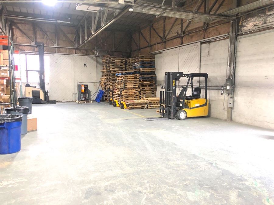 Sale/Lease 24,678 Sq.Ft. Warehouse - 20' Ceiling Height