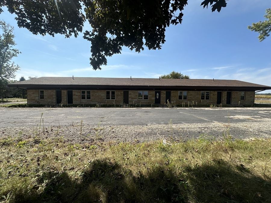 Motel & Single Family Home in Mazomanie