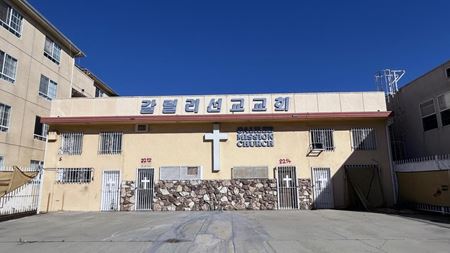 Mixed Use space for Rent at 2214 S Western Ave in Los Angeles