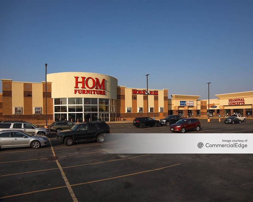 3701 West Division Street, St. Cloud Retail Space For Lease