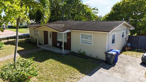 For Sale: 3-Bedroom 2-bath single-story home in Hollywood
