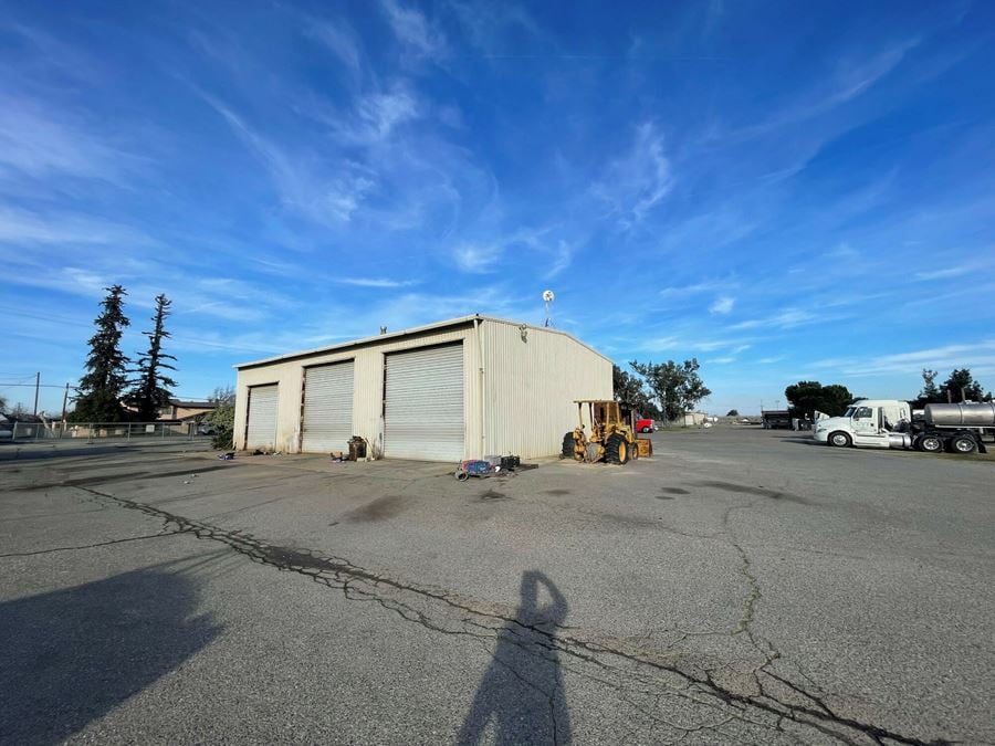 Clear Span Industrial Building on ±3.16 AC off CA-180