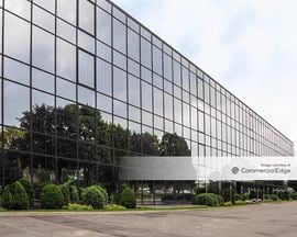 Melville Office Plaza