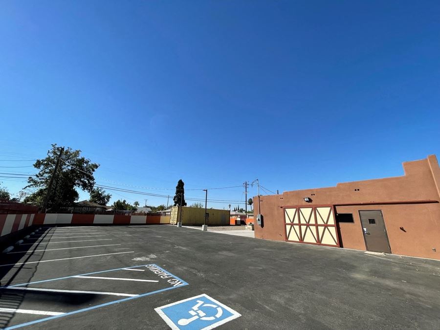 ±2,003 SF Freestanding Mixed Use Retail Building in Fresno, CA 4104 E