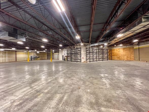 High-Visibility Retail, Showroom & Flex Space Near I-90