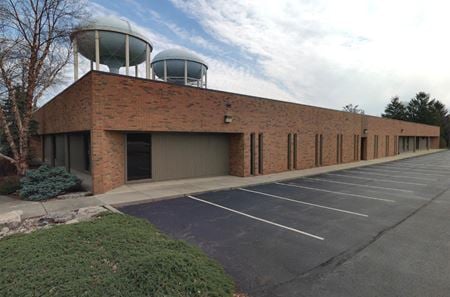 Photo of commercial space at 1661 Old Henderson Rd in Upper Arlington