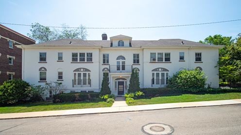 Pill Hill Apartments 