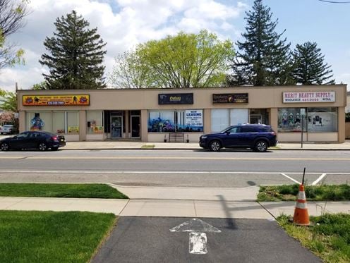 558-560 Hempstead Ave