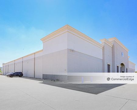 Retail space for Rent at 8050 Forest Lane in Dallas