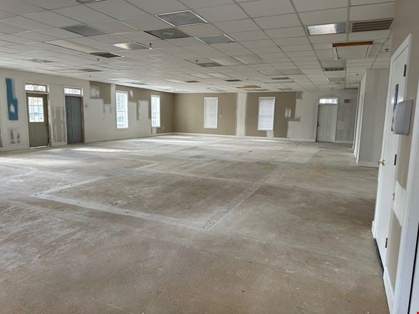 2653 sf for Lease - Can Subdivide