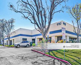 990 Richard Ave