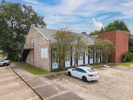 Photo of commercial space at 1603 W Pinhook Rd in Lafayette