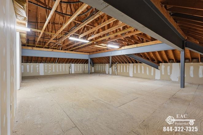 887 Bridgeport Ave, Shelton