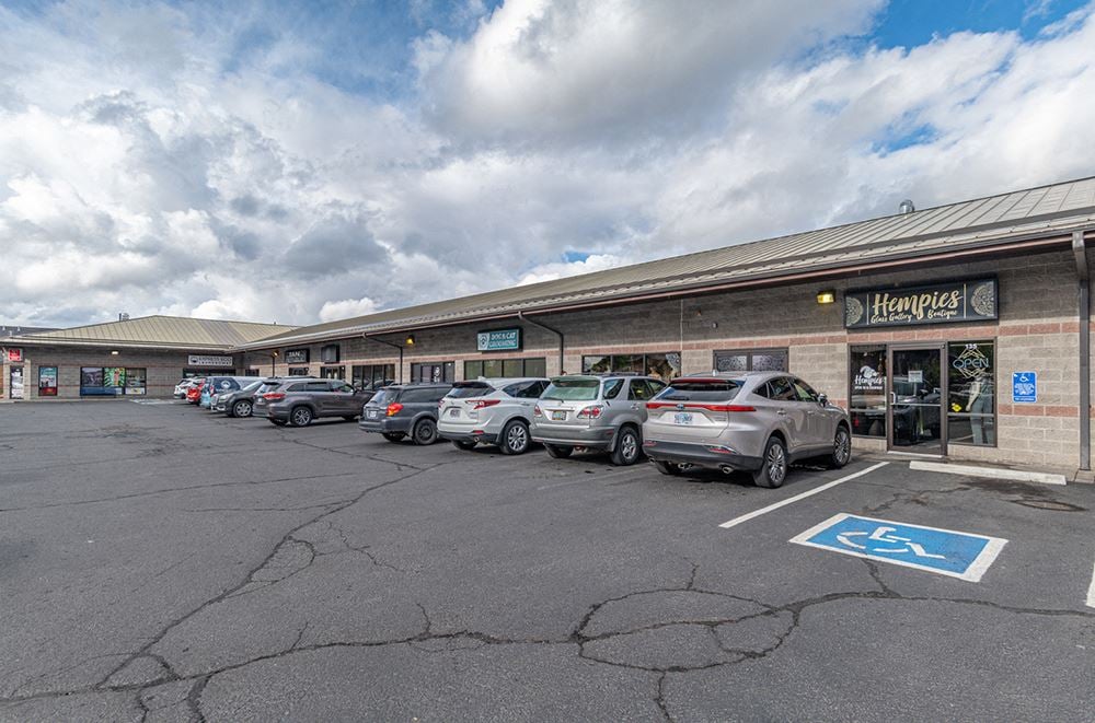 Twin Knolls Retail Center