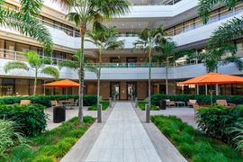 Premier Workspaces - PLM - Irvine Spectrum Court